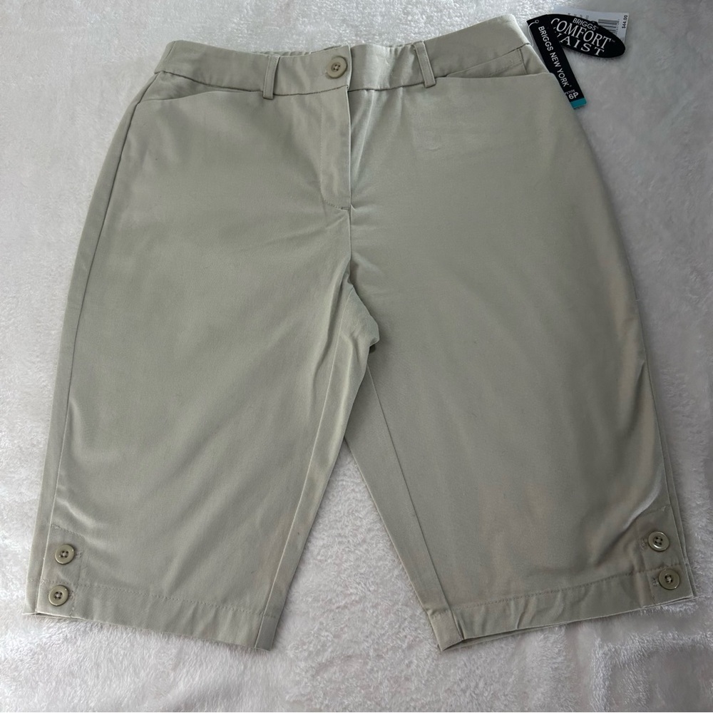 Briggs New York Women's Tan Bermuda Zip Elastic Comfort Waist Shorts Size 16P